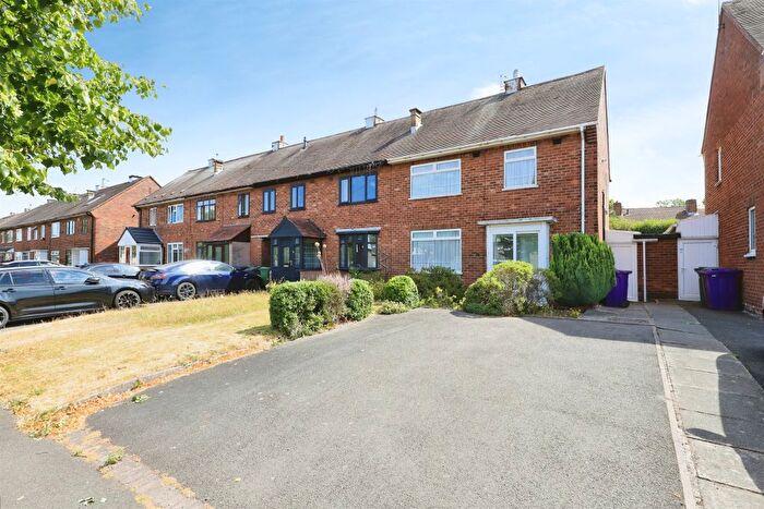 3 Bedroom Semi-Detached House For Sale In Primrose Avenue, Bushbury, Wolverhampton, WV10