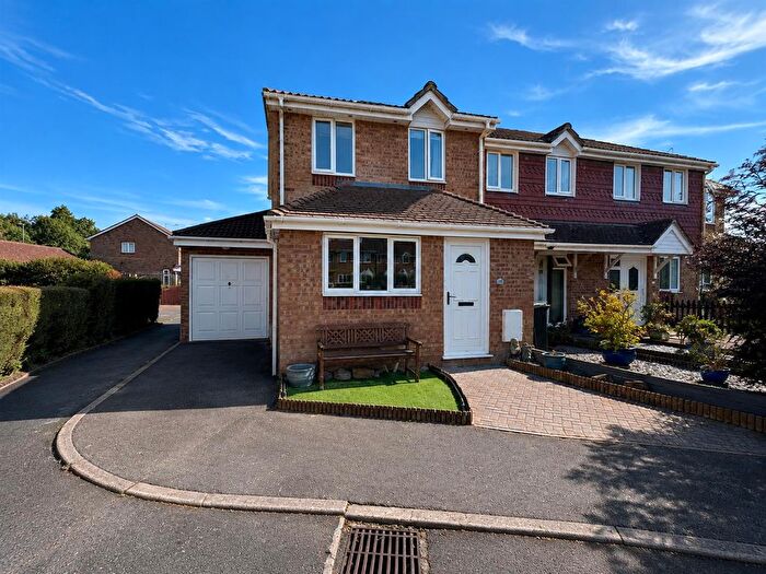 3 Bedroom End Terrace House To Rent In Madison Close, Gosport, PO13