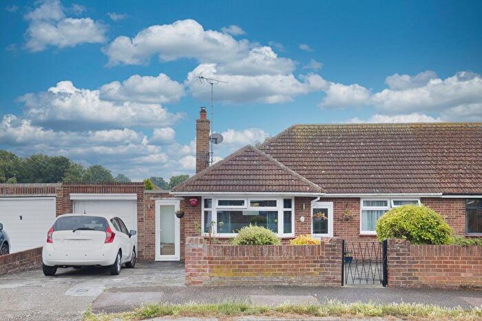 2 Bedroom Bungalow For Sale In Rydal Avenue, Ramsgate, Kent, CT11