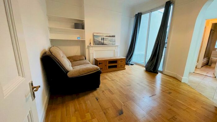 2 Bedroom Maisonette To Rent In Welldon Crescent, Harrow, HA1