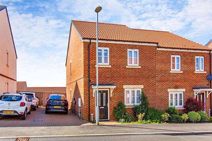 3 Bedroom Semi-Detached House For Sale In Foster Way, Kettering, NN15