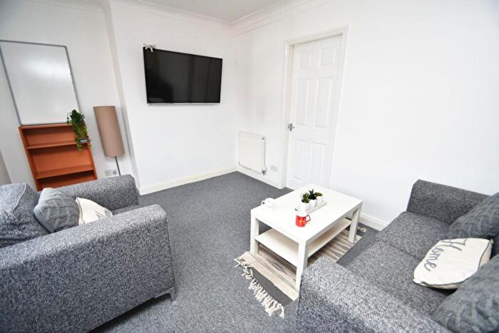 4 Bedroom House To Rent In Bradford Crescent, Durham, DH1