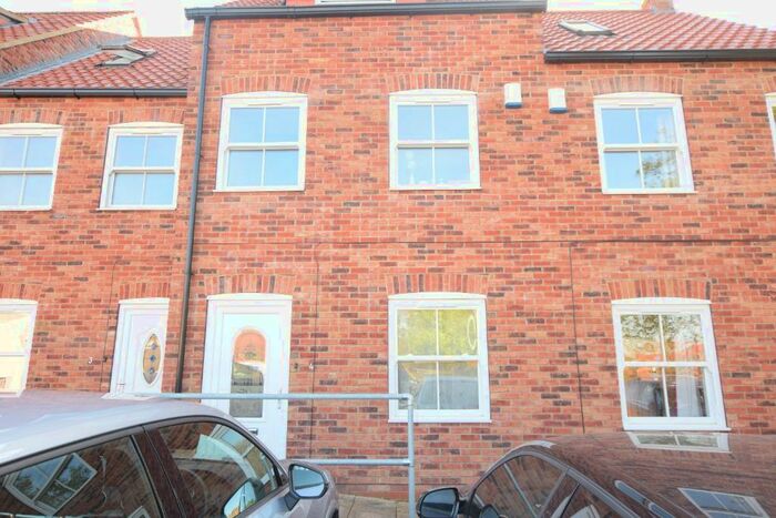 3 Bedroom Town House To Rent In Angel Mews, Elwes Street, Brigg, DN20