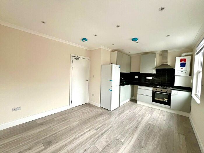 2 Bedroom Apartment To Rent In Blackstock Road, London, N4