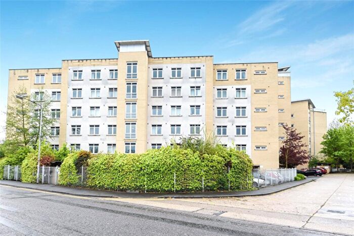 2 Bedroom Apartment To Rent In The Meridian, Kenavon Drive, Reading, Berkshire, RG1