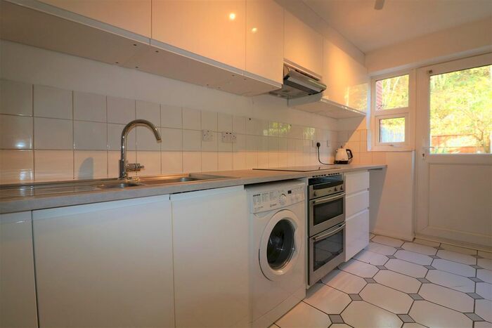 1 Bedroom Maisonette To Rent In Bankfoot, Badgers Dene, Grays RM17