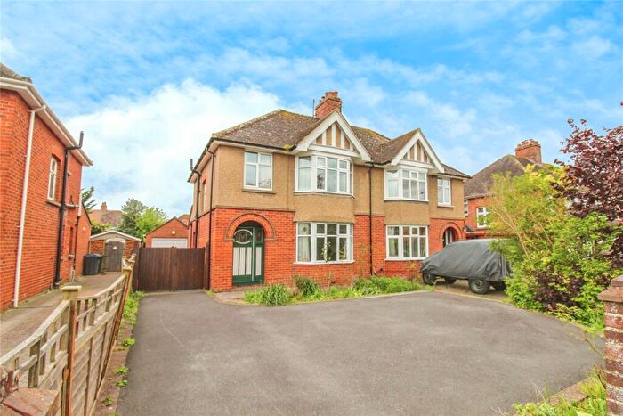 3 Bedroom Semi Detached House For Sale In West Ashton Road, Trowbridge, BA14