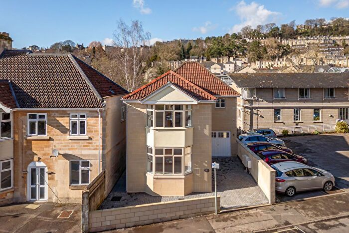 3 Bedroom Detached House For Sale In St. Johns Road, Bath, BA2
