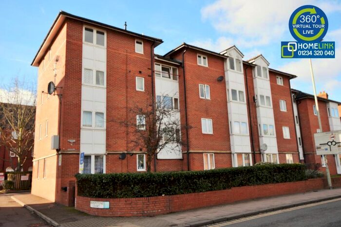 1 Bedroom Flat To Rent In Bishopstone Court, Ashburnham Road, Bedford, MK40