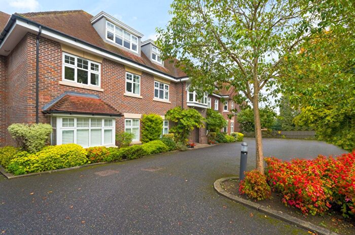 2 Bedroom Flat To Rent In Rectory Road, Wokingham, RG40