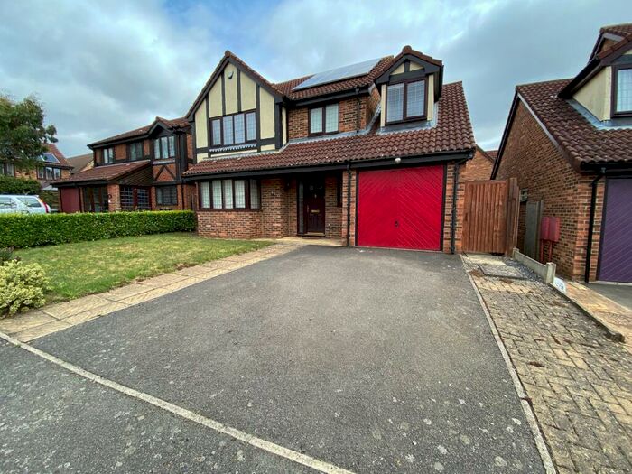 4 Bedroom House To Rent In Plum Tree Road, SG16