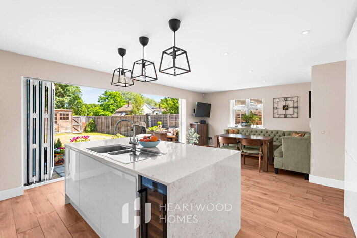 4 Bedroom Detached House For Sale In Carisbrooke Road, St. Albans, AL2