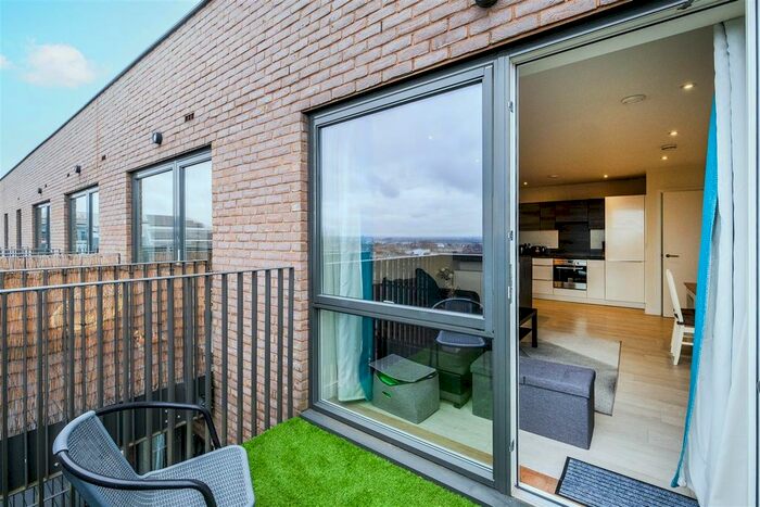 1 Bedroom Flat For Sale In Chaplin House, Hoe Street, Walthamstow, E17