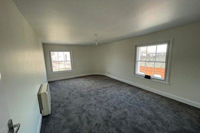 1 Bedroom Flat To Rent In Newport Street, Ryde, PO33