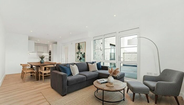 3 Bedroom Flat For Sale In Corner Place, - Herald Street, E2