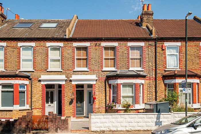 2 Bedroom Maisonette For Sale In Courtney Road, Colliers Wood, London, SW19