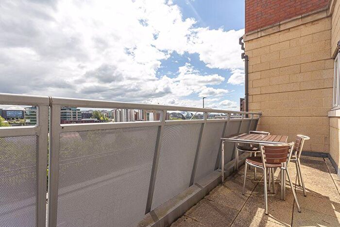 2 Bedroom Apartment To Rent In High Quay, Newcastle Upon Tyne, NE1