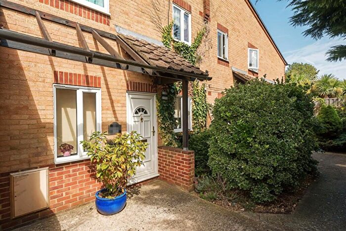 1 Bedroom Apartment To Rent In Marshaw Court, Bamburgh Close, Reading, RG2