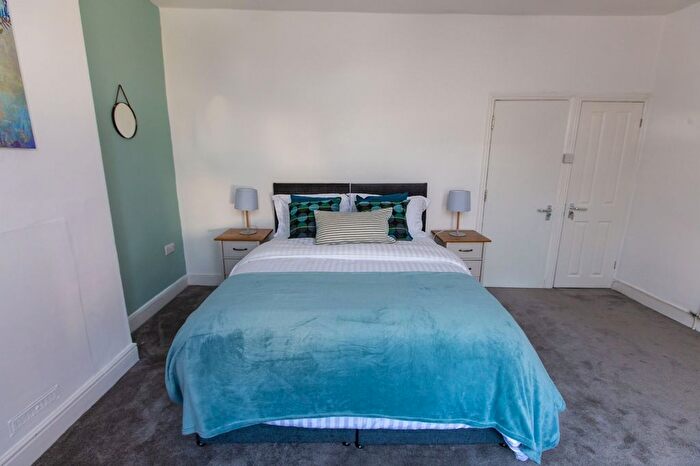 3 Bedroom Semi-Detached House To Rent In Heath Street, Bristol, BS5