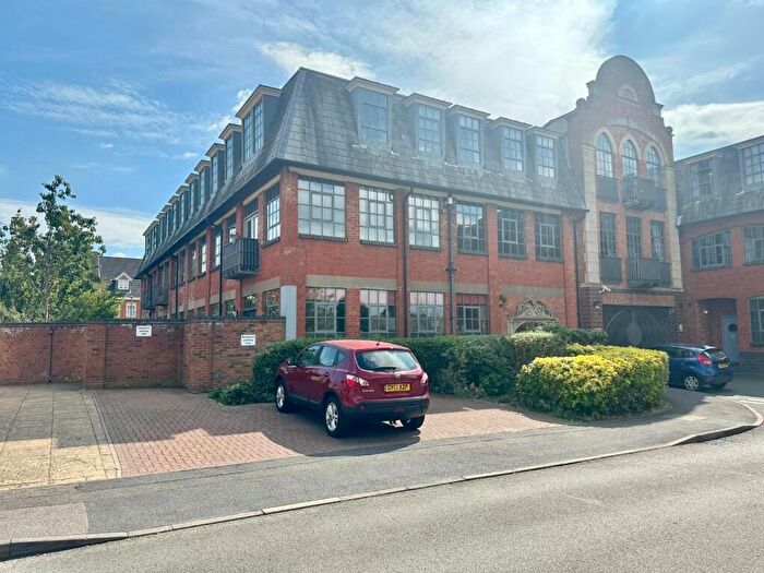 2 Bedroom Apartment For Sale In Brockton Street, Kingsthorpe Hollow, Northampton, NN2