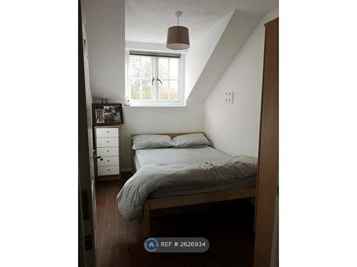1 Bedroom Flat To Rent In Rosemont Close, Letchworth Garden City, SG6