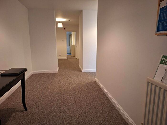 3 Bedroom Flat To Rent In Charlotte Street, BS1