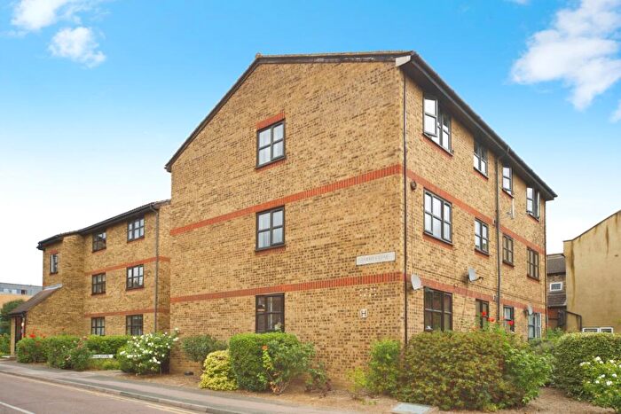 2 Bedroom Flat For Sale In Gandhi Close, Walthamstow, London, E17