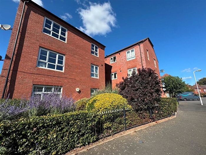 2 Bedroom Flat For Sale In Austen Road, Stratford-Upon-Avon, CV37