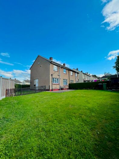 3 Bedroom End Of Terrace House To Rent In Staines Croft, Huddersfield, HD5