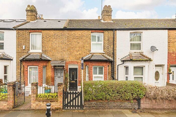 2 Bedroom Terraced House For Sale In Lower Mortlake Road, Richmond, TW9