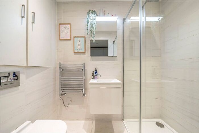 1 Bedroom Flat For Sale In Renfrew Road, London, SE11