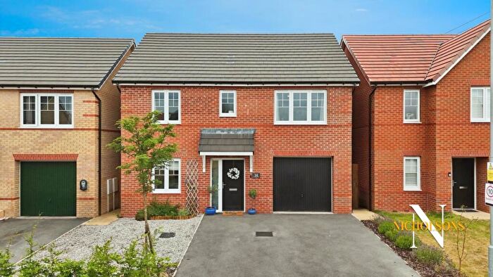4 Bedroom Detached House For Sale In Dowbiggin Place, Retford, Nottinghamshire, DN22