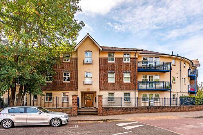 2 Bedroom Flat To Rent In Lower Kings Road, Kingston Upon Thames, KT2