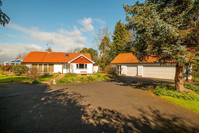 3 Bedroom Detached Bungalow For Sale In Fosse Road, Farndon, Newark, NG24