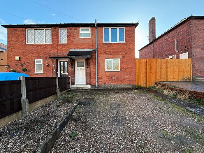 3 Bedroom Semi Detached House For Sale In Ridge Grove, Stourbridge, DY9