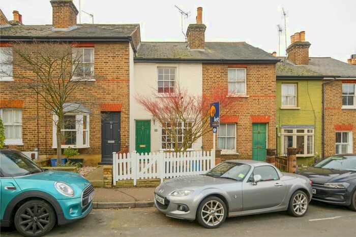 2 Bedroom Detached House To Rent In Albert Road, Richmond, Surrey, Uk, TW10