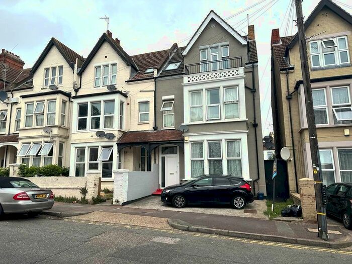 Studio To Rent In York Road, Southend-On-Sea, SS1