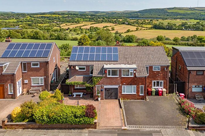 3 Bedroom Semi Detached House For Sale In Nightingale Road, Bolton, BL6
