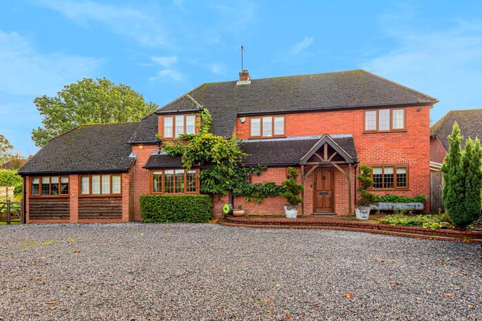 4 Bedroom Detached House To Rent In Newbury, Berkshire, RG20
