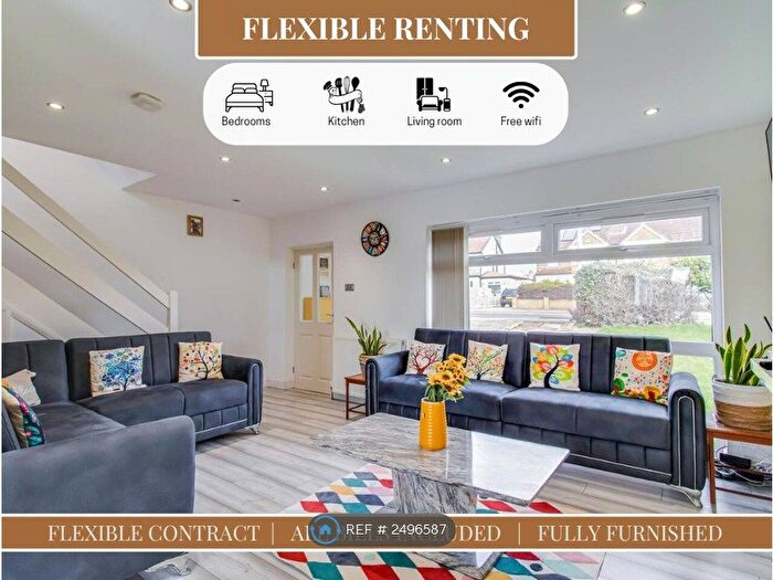 3 Bedroom Detached House To Rent In Selby Road, Leeds, LS15