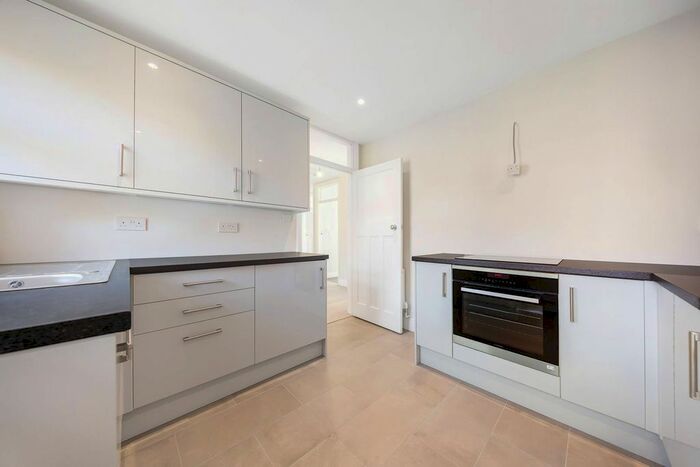 3 Bedroom Terraced House To Rent In Fieldview, Earlsfield, London, SW18