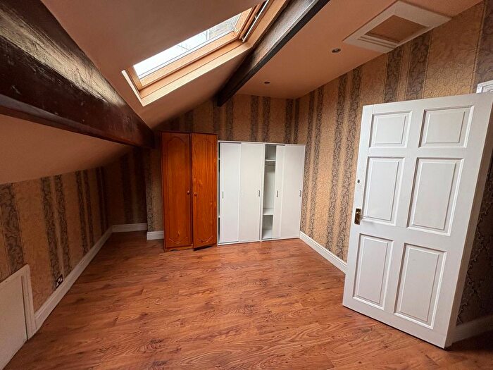 4 Bedroom Terraced House To Rent In Parkside Road, Bradford, West Yorkshire, BD5