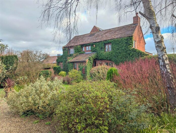 3 Bedroom Link Detached House For Sale In Wint Hill, Cradley, Malvern, WR13