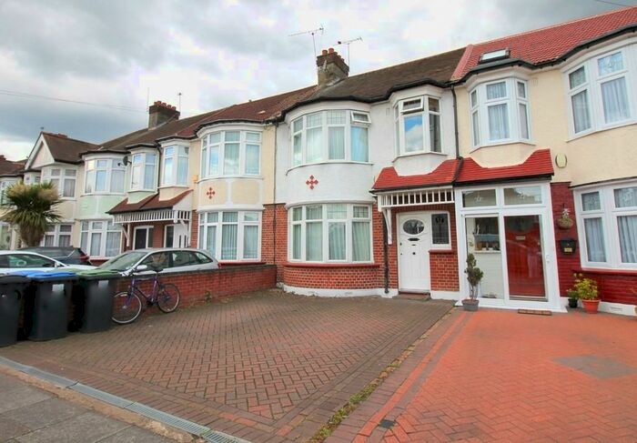 3 Bedroom Terraced House To Rent In Firs Lane, Palmers Green, N13