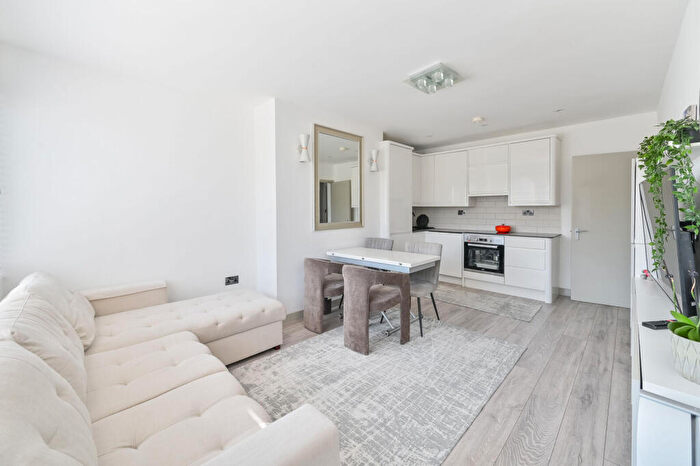 2 Bedroom Flat For Sale In Gosterwood Street, Deptford, London, SE8