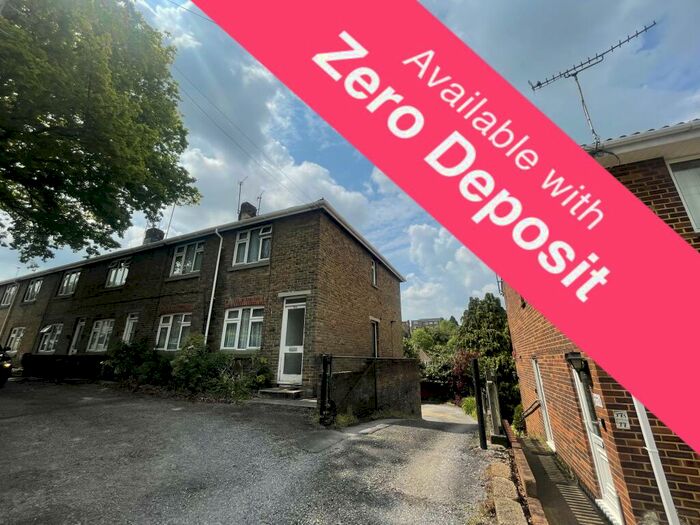 2 Bedroom Maisonette To Rent In Woodmill Lane, Southampton, SO18