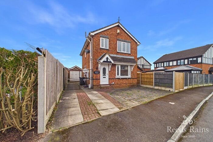 3 Bedroom Detached House For Sale In Birk Lane, Morley, Leeds, West Yorkshire, LS27