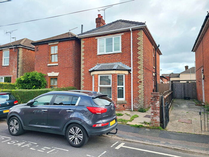 3 Bedroom Detached House For Sale In Fishers Road, Eling, SO40