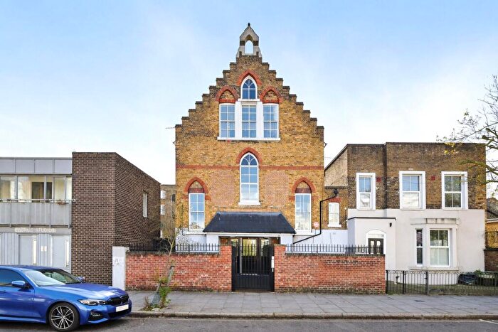 Apartment To Rent In Eburne Road, Holloway, London, N7