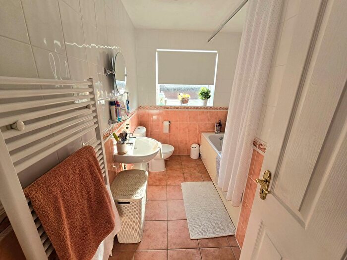 3 Bedroom Bungalow For Sale In Berwick Close, Bexhill-On-Sea, TN39